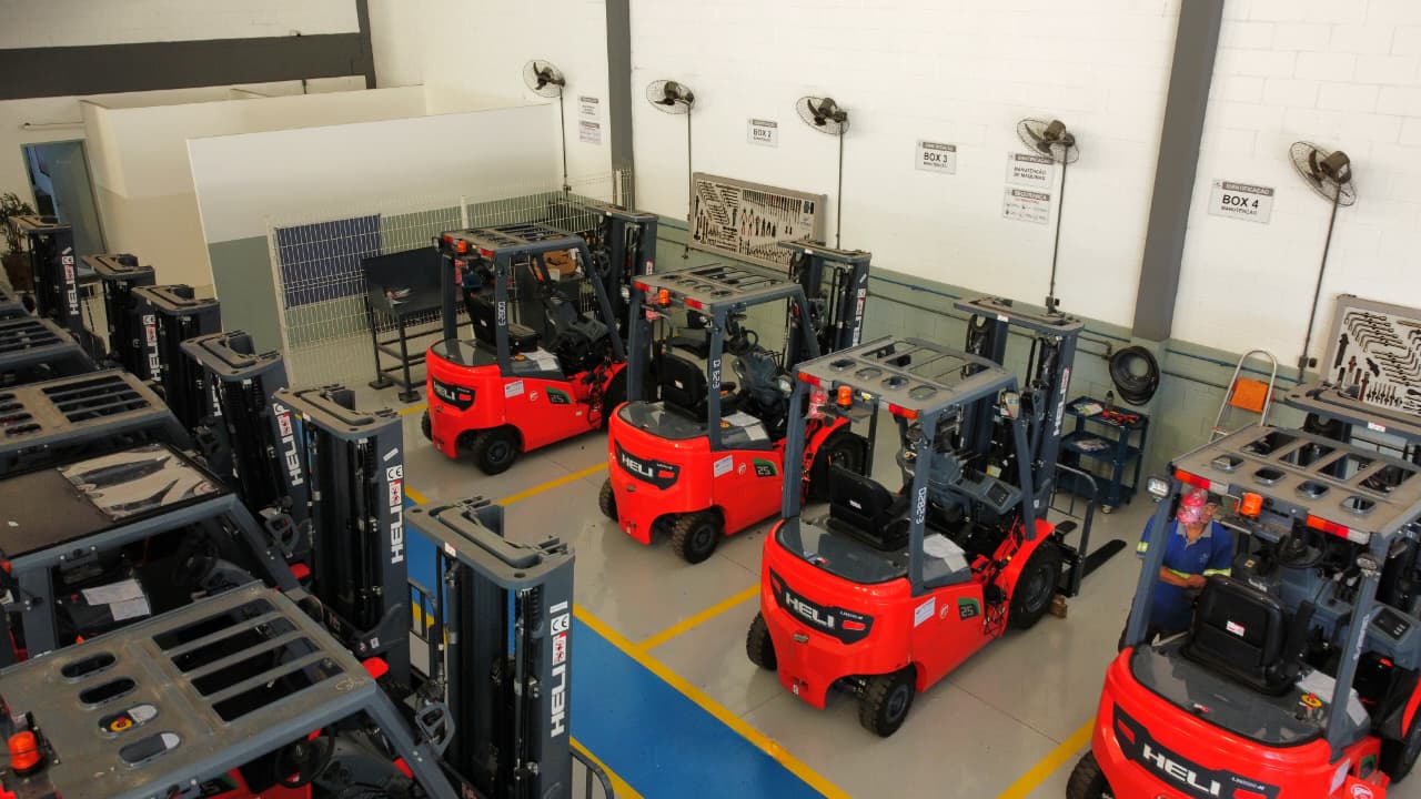 Equipamentos e soluções para movimentação de cargas