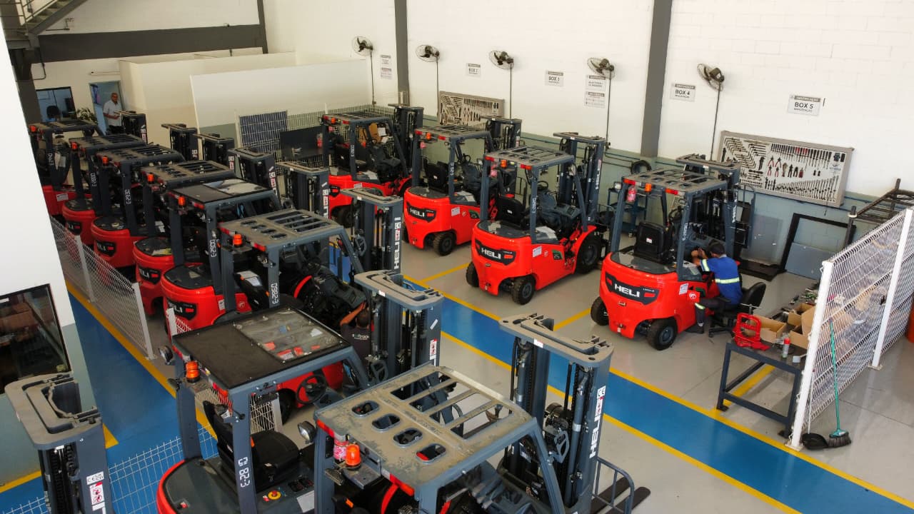 Equipamentos e soluções para movimentação de cargas